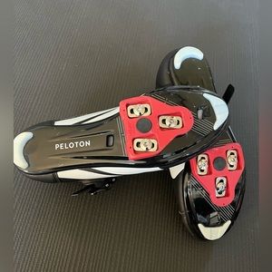 Peloton spin shoes pedals and clips size 8.5 (40) women’s